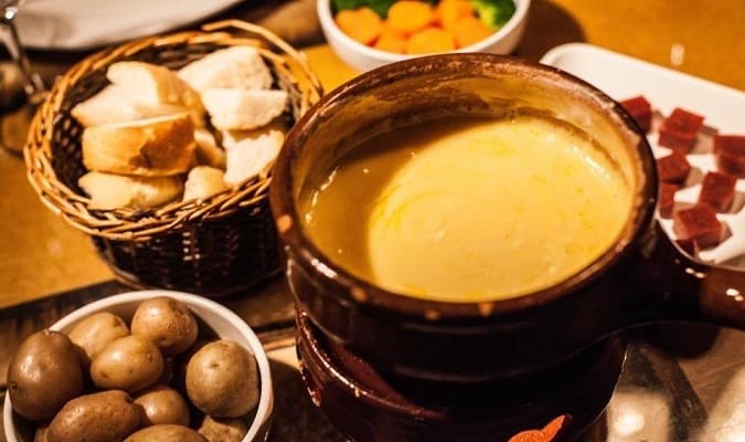 Gramado is also known for its many options of restaurants specializing in fondue.